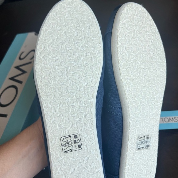 Toms shoes size 6, 6.5 nib - Picture 3 of 6